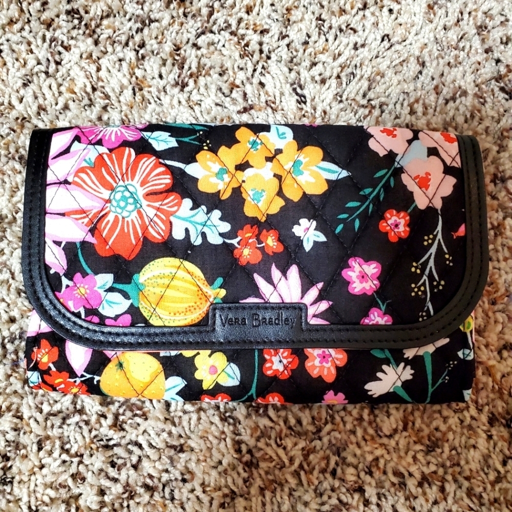 Vera Bradley Factory Style Trimmed Wristlet NWT